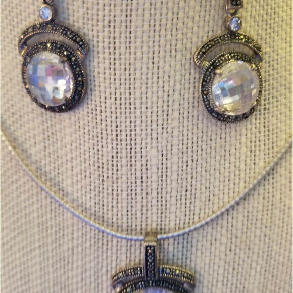 ART DECO CRYSTAL & MARCASITE PENDANT - Picture 3 of 4